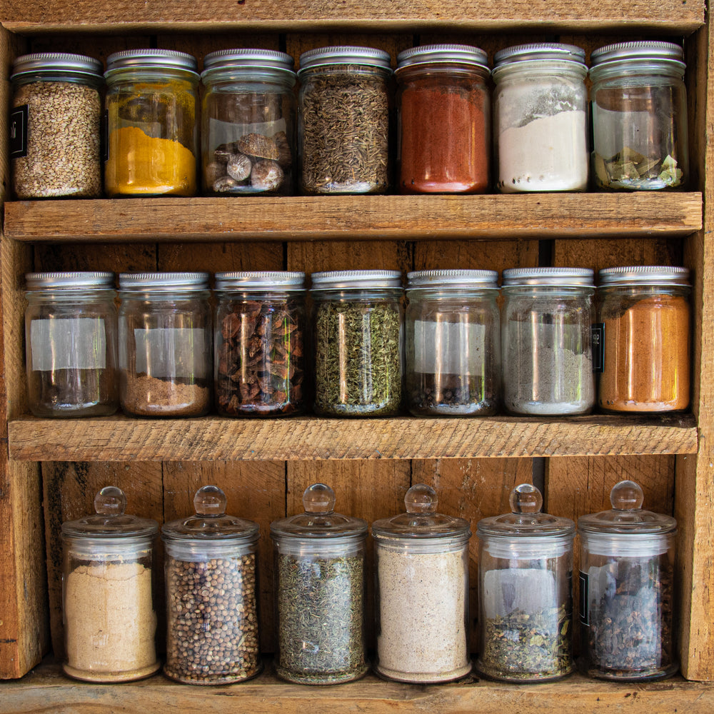 Drying herbs and filling them in spice jars – JBC Online